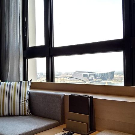 Evergreen Palace Hotel Chiayi Taibao Экстерьер фото A window seat