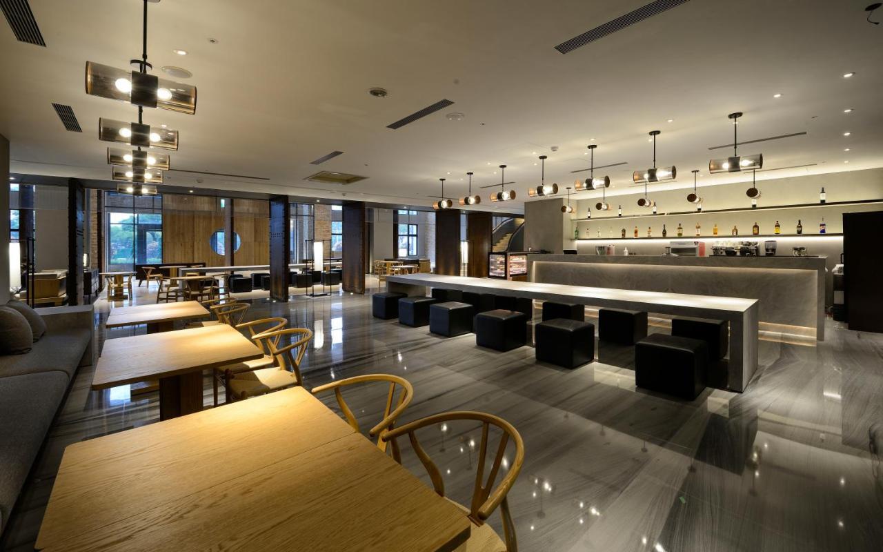 Evergreen Palace Hotel Chiayi Taibao Экстерьер фото The lounge at the airport